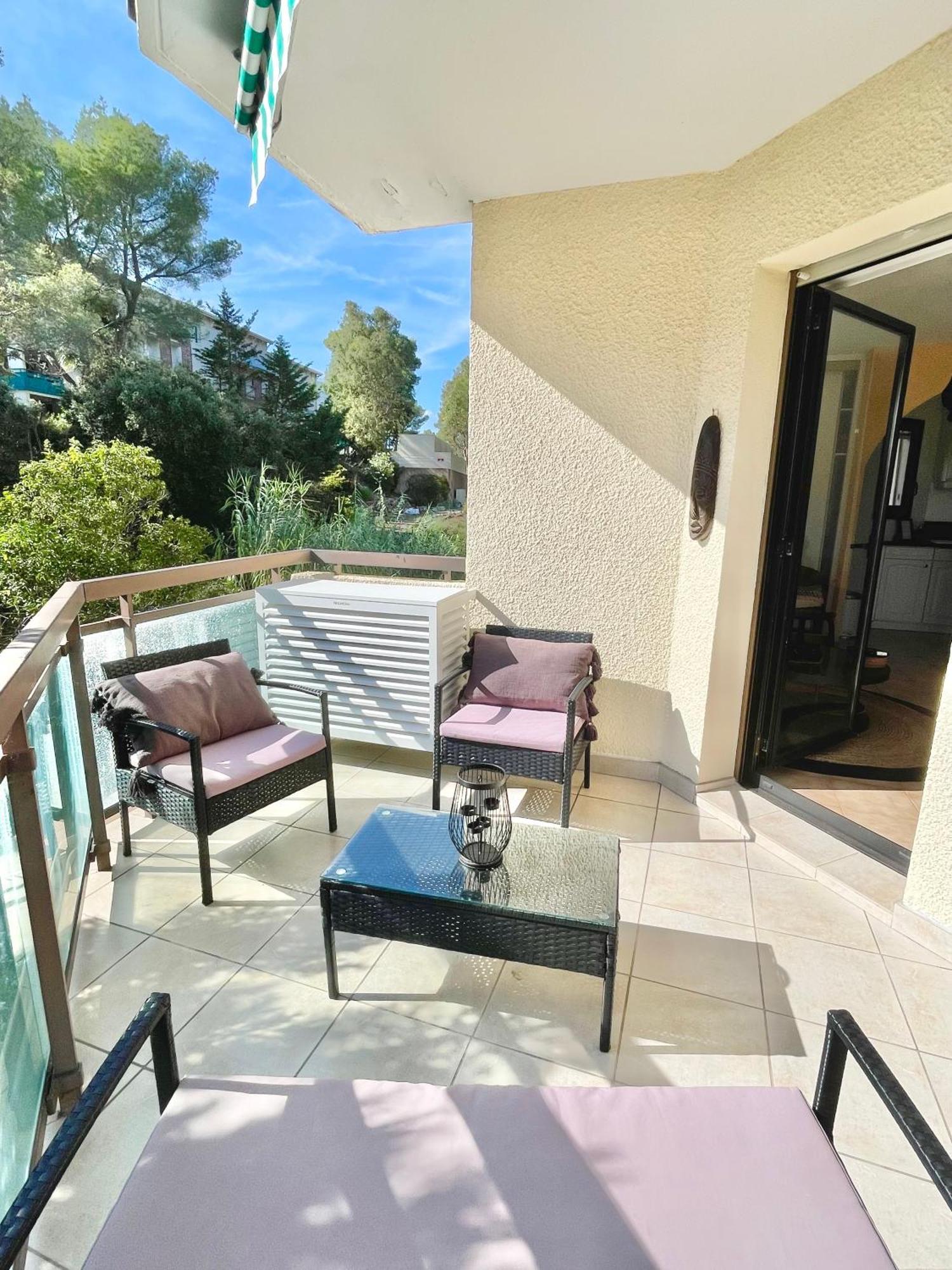 Appartement Plage Et Nature Saint-Raphaël Esterno foto