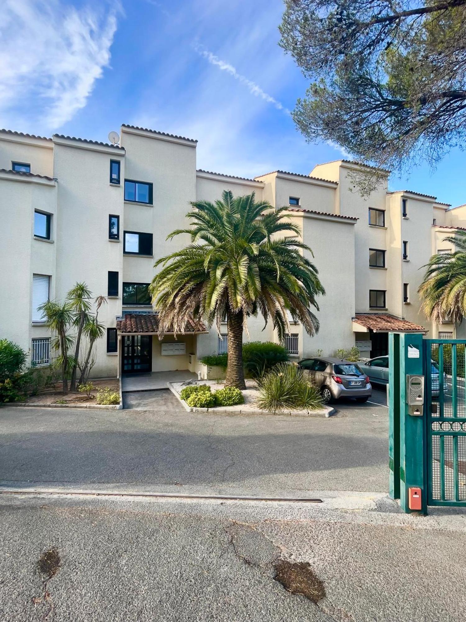 Appartement Plage Et Nature Saint-Raphaël Esterno foto